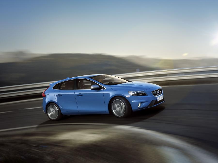  Volvo V40 R-Design 2012 года  (фото 12 из 15)